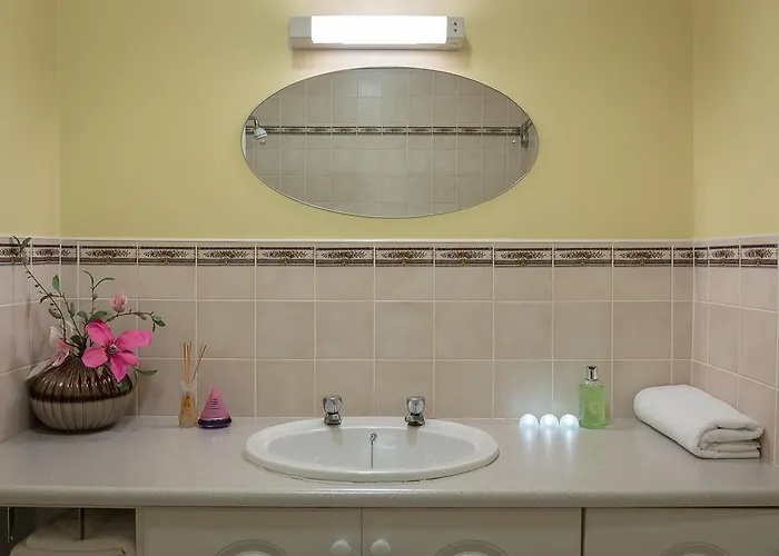 Haven - Self Catering Апартаменты